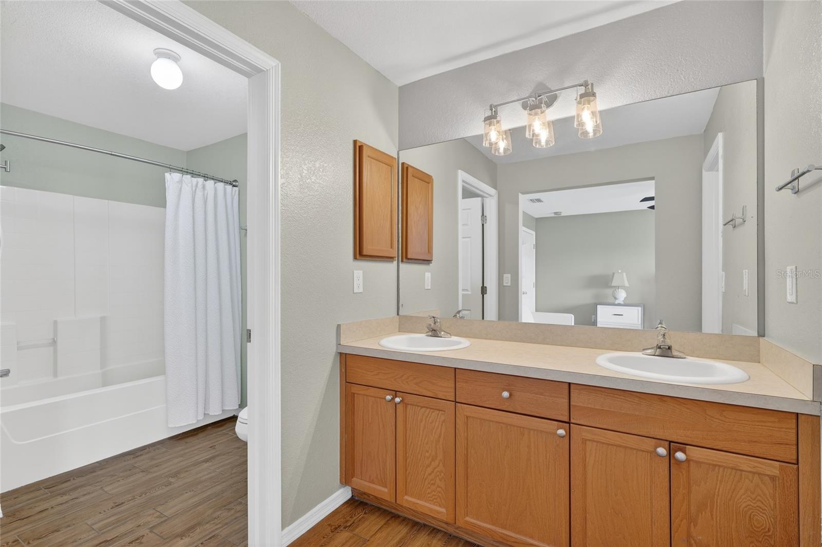 421 LONDRINA DR, PUNTA GORDA, FL, 33983