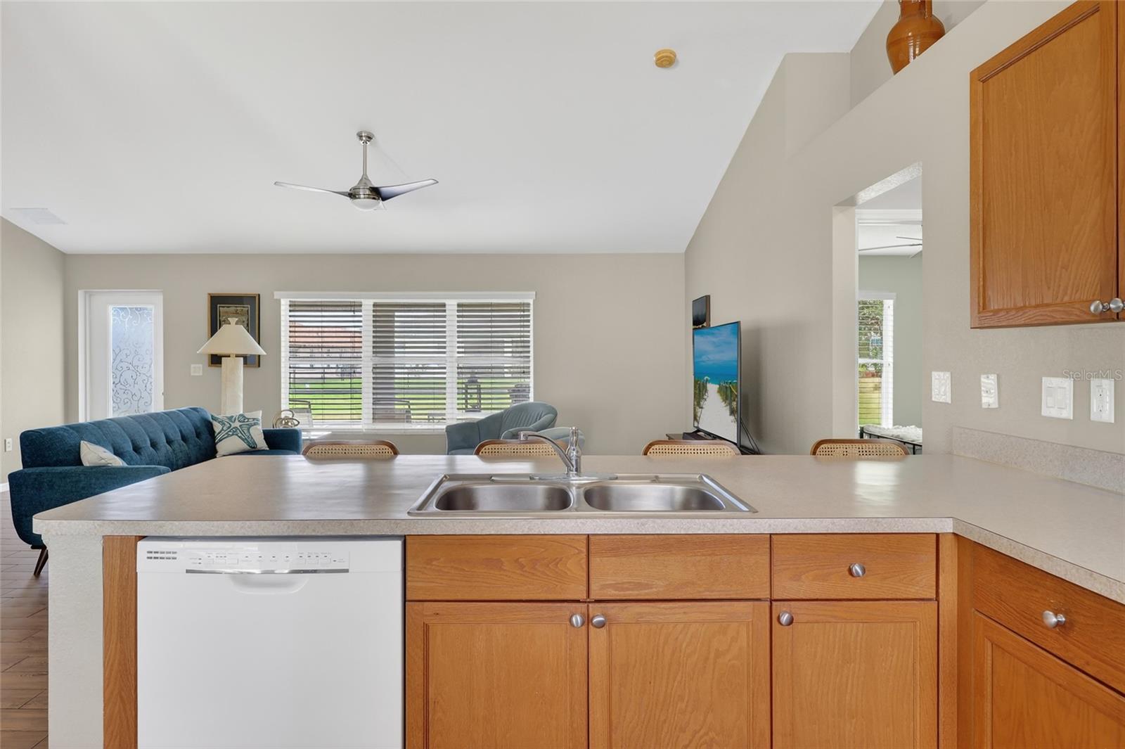 421 LONDRINA DR, PUNTA GORDA, FL, 33983