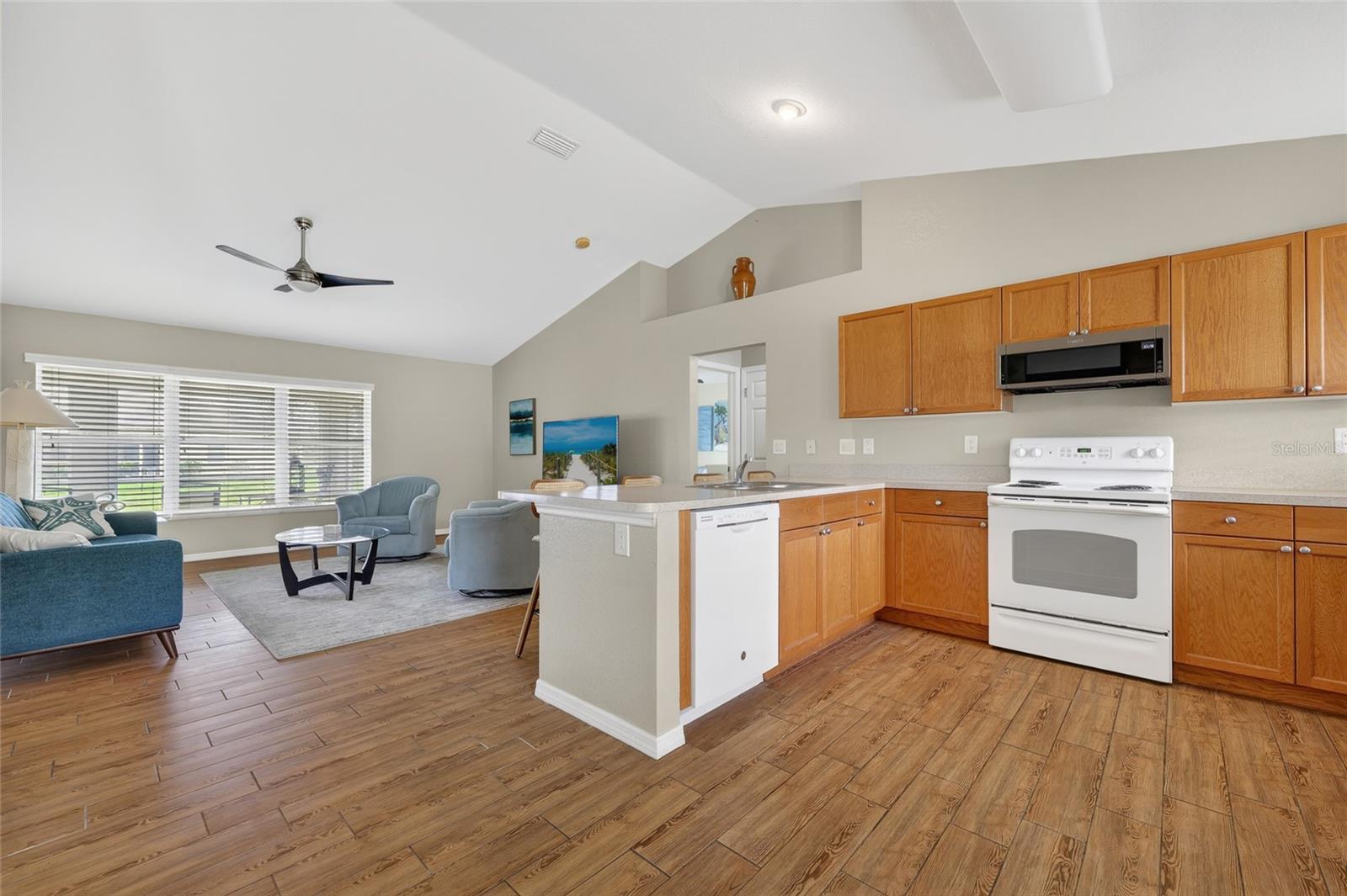 421 LONDRINA DR, PUNTA GORDA, FL, 33983