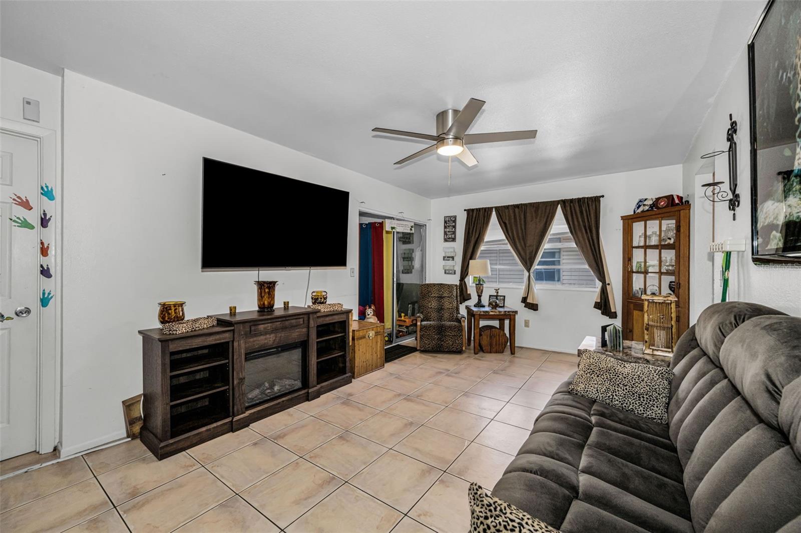 1231 ILLINOIS AVE, PALM HARBOR, FL, 34683