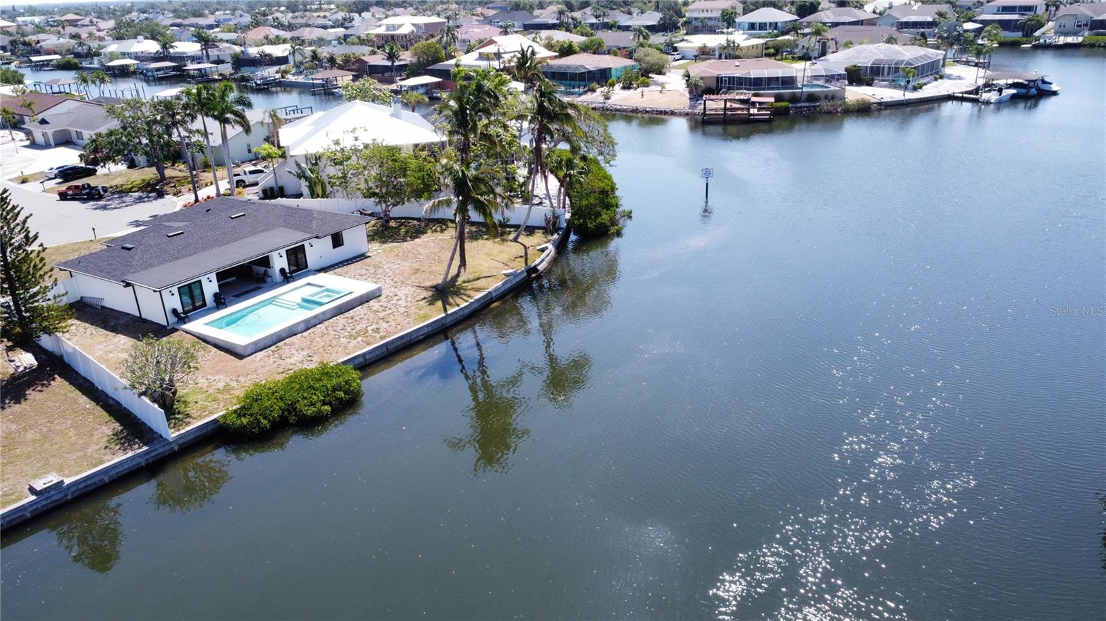 926 EAGLE LN, APOLLO BEACH, FL, 33572