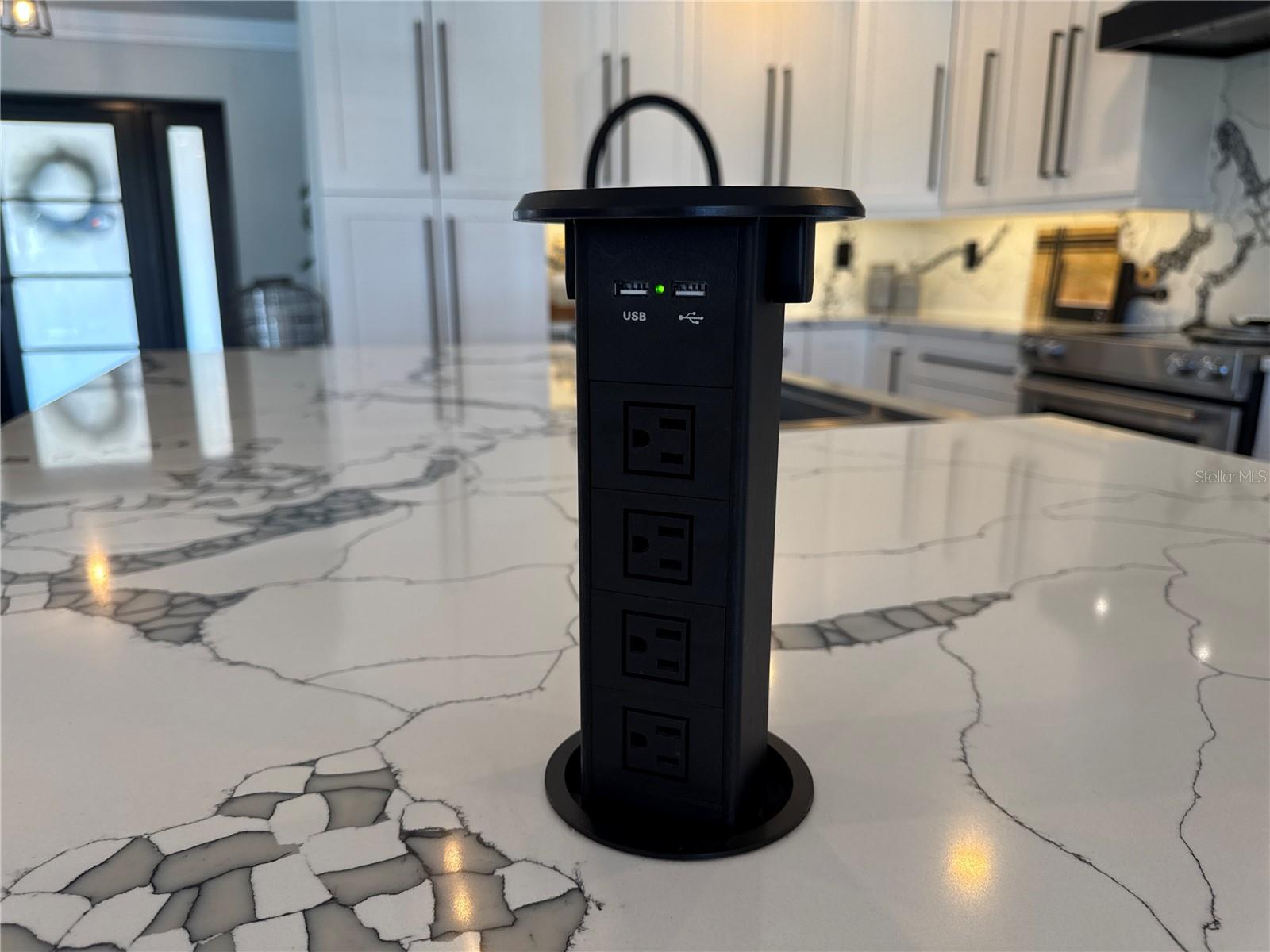 926 EAGLE LN, APOLLO BEACH, FL, 33572