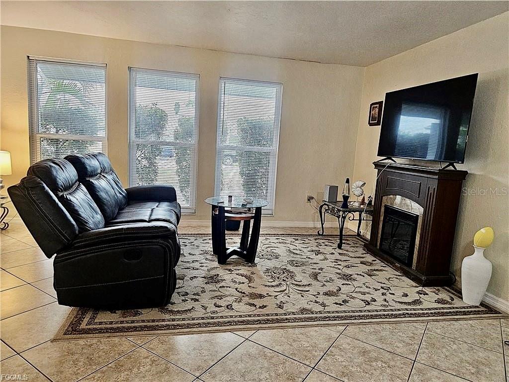 124 SE 31ST ST, CAPE CORAL, FL, 33904