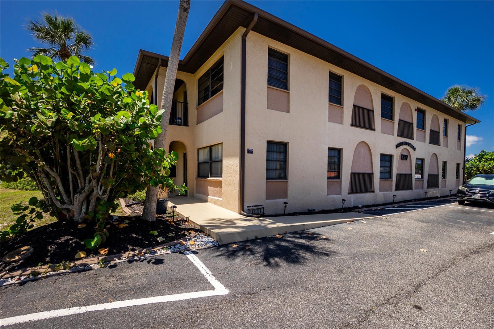 1217 AQUI ESTA DR #8, PUNTA GORDA, FL, 33950