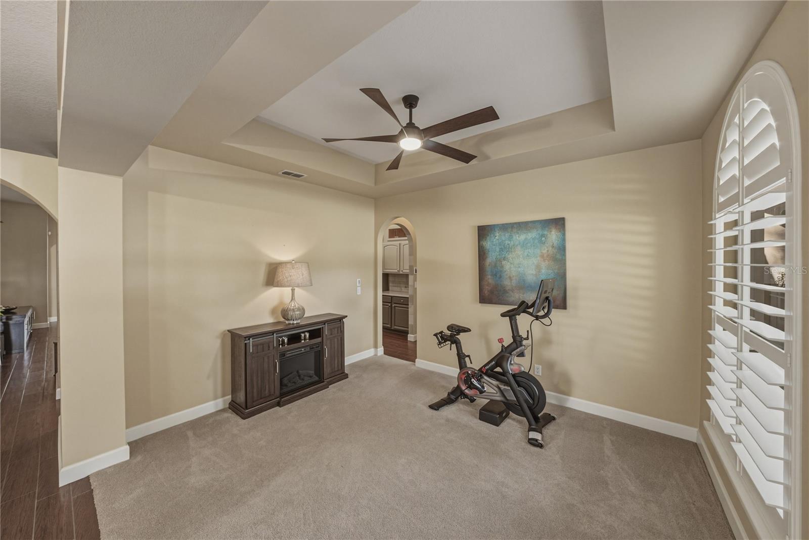 1035 LEGENDS PASS DR, VALRICO, FL, 33594