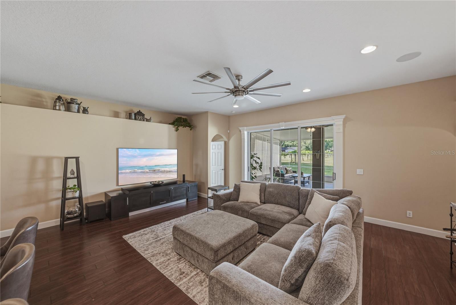 1035 LEGENDS PASS DR, VALRICO, FL, 33594