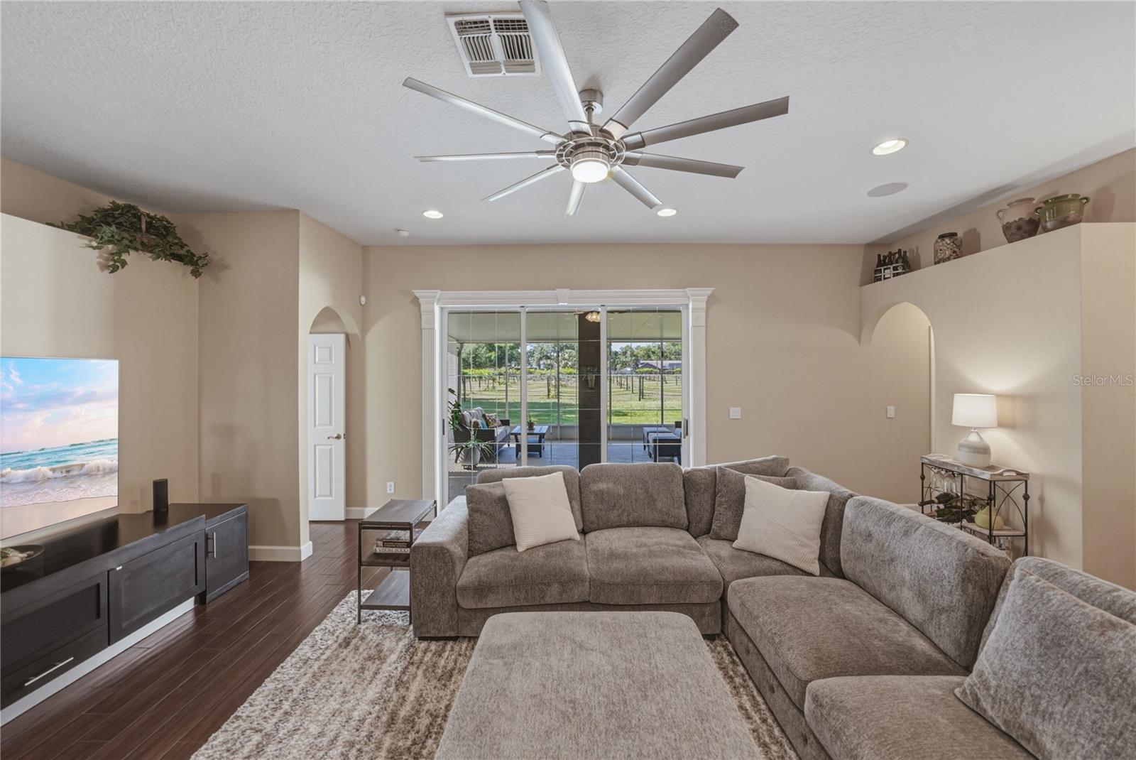 1035 LEGENDS PASS DR, VALRICO, FL, 33594