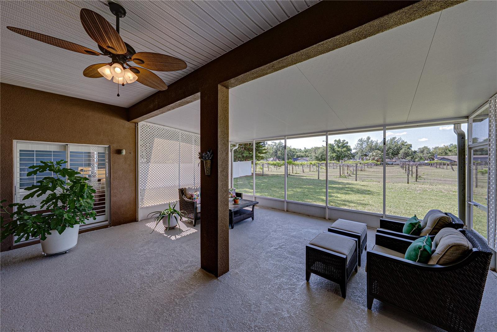 1035 LEGENDS PASS DR, VALRICO, FL, 33594