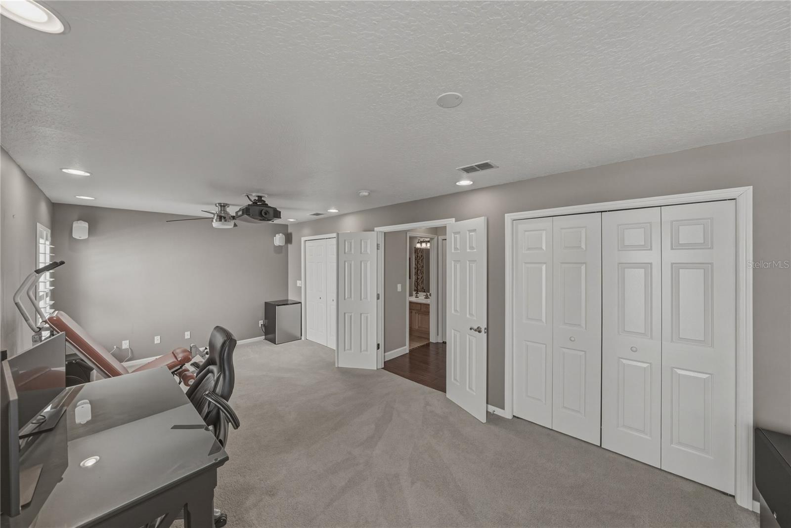 1035 LEGENDS PASS DR, VALRICO, FL, 33594