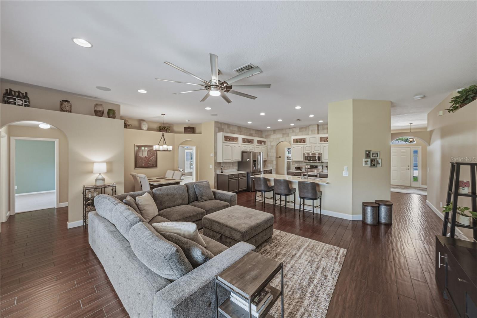 1035 LEGENDS PASS DR, VALRICO, FL, 33594