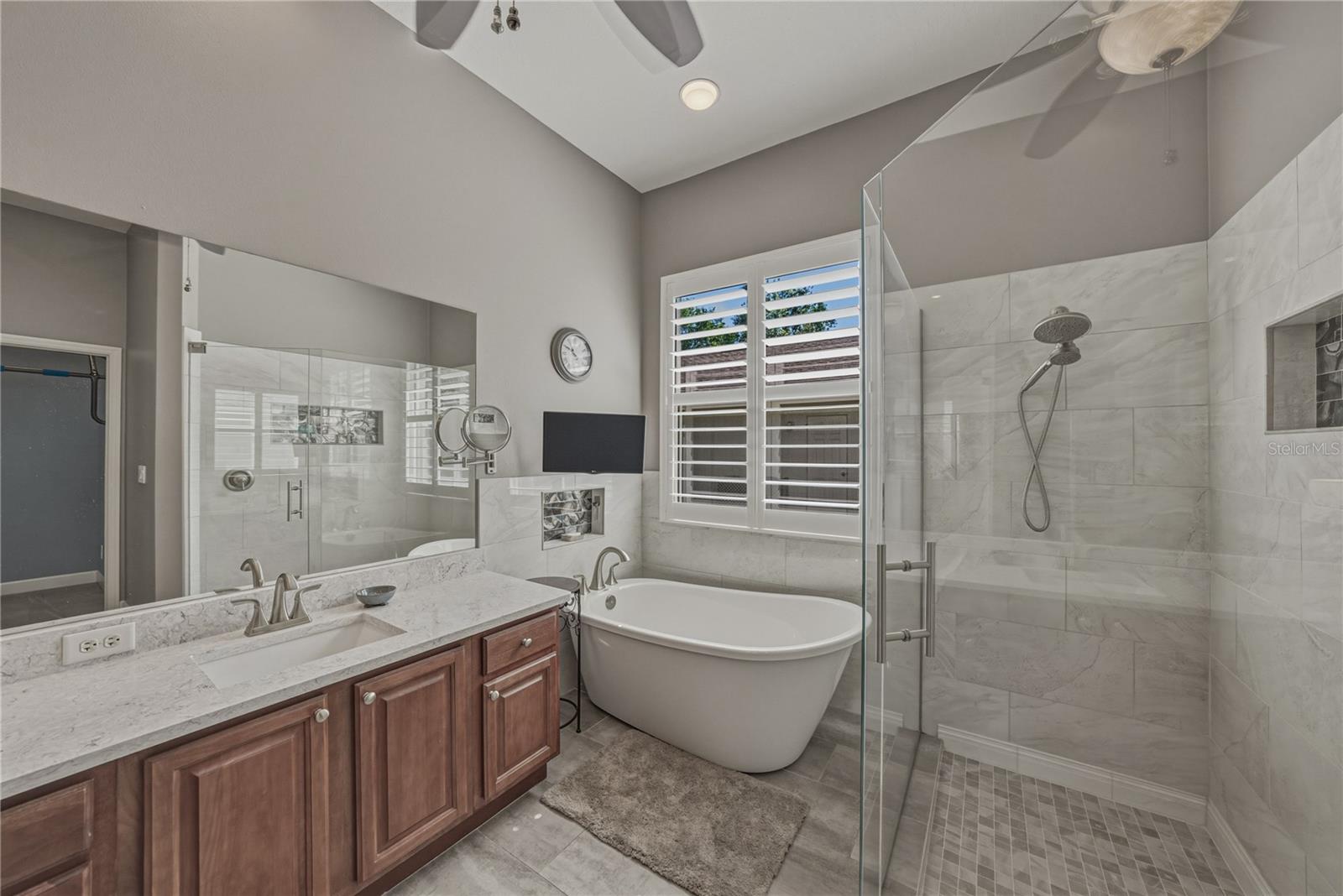 1035 LEGENDS PASS DR, VALRICO, FL, 33594
