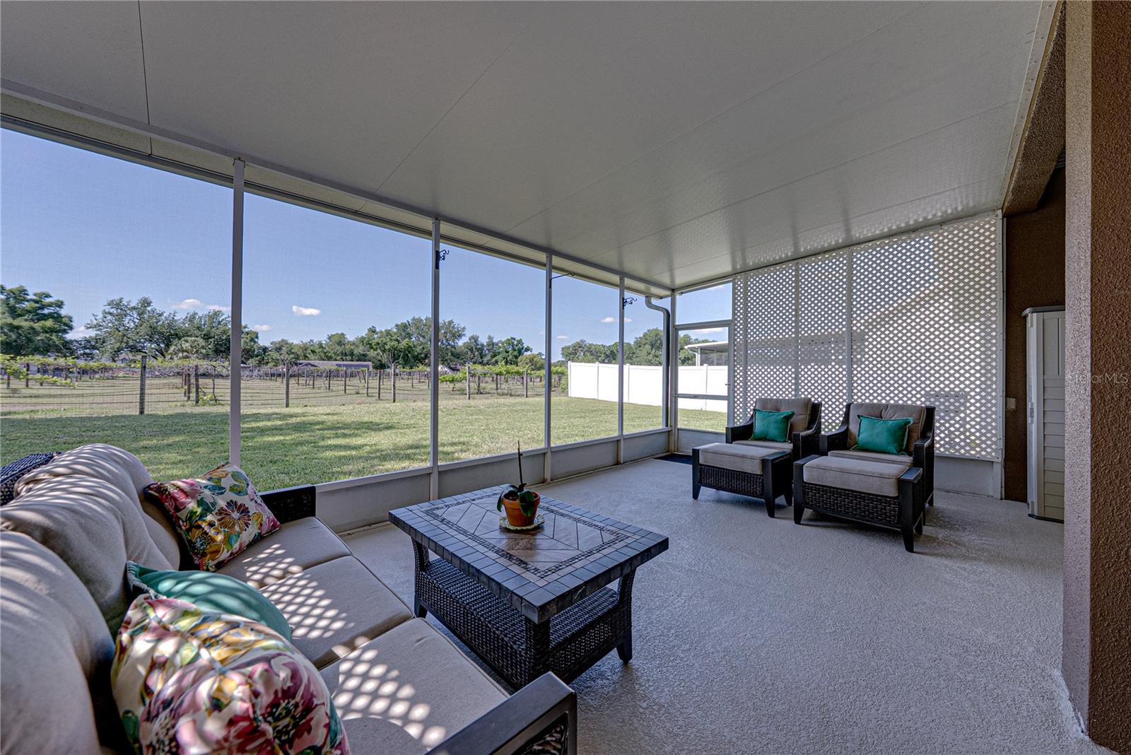 1035 LEGENDS PASS DR, VALRICO, FL, 33594