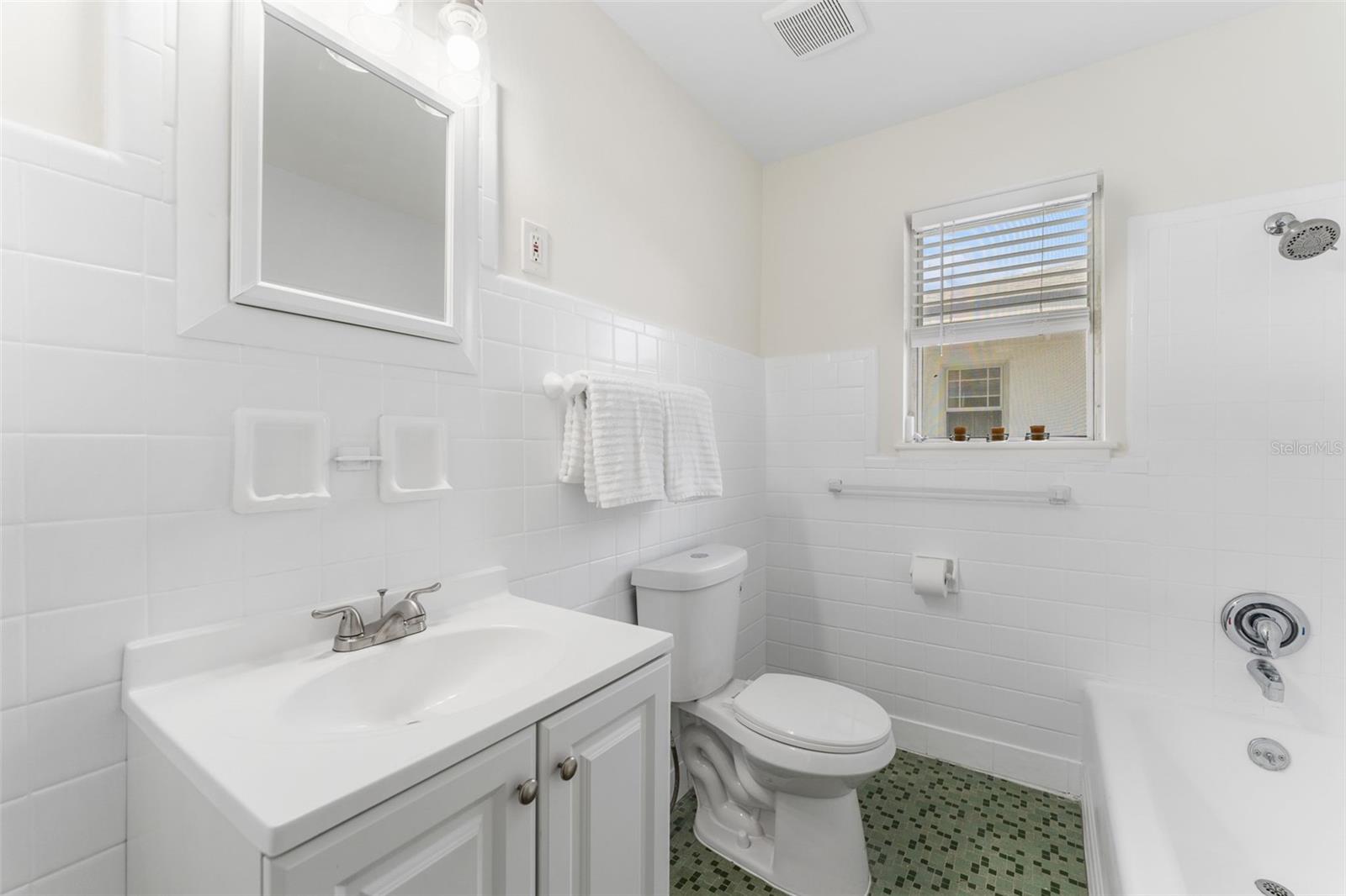 125 8TH AVE NE, ST PETERSBURG, FL, 33701