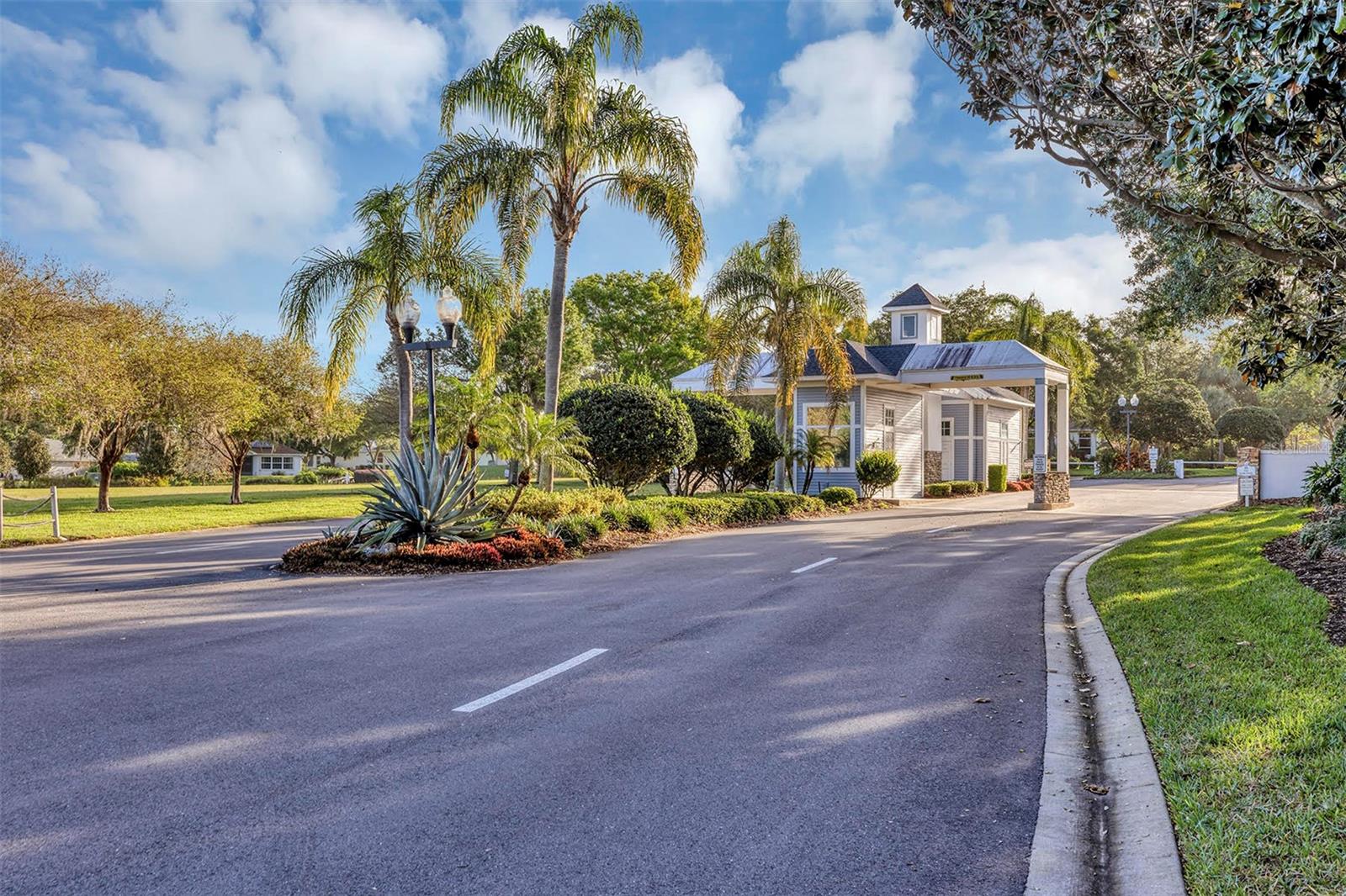 3251 KINGSTON WAY, TAVARES, FL, 32778