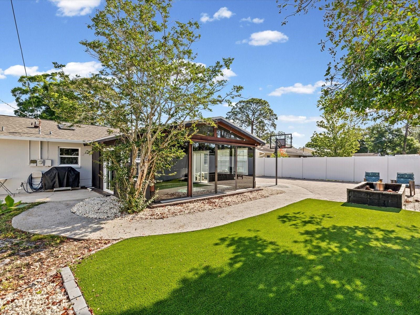 7910 W POCAHONTAS AVE, TAMPA, FL, 33615