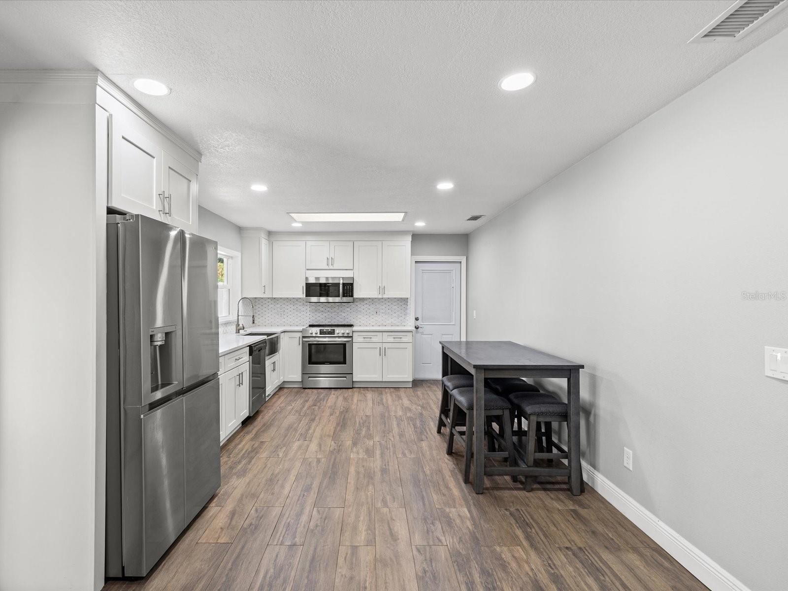 7910 W POCAHONTAS AVE, TAMPA, FL, 33615