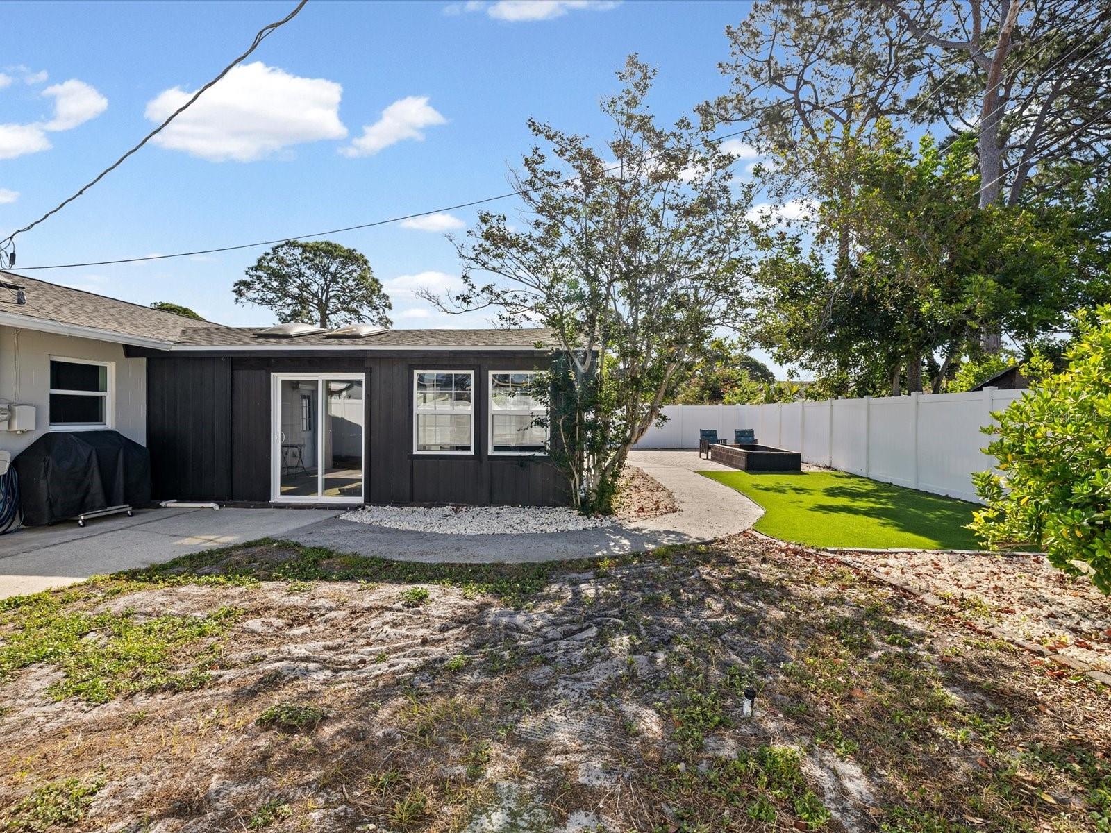 7910 W POCAHONTAS AVE, TAMPA, FL, 33615