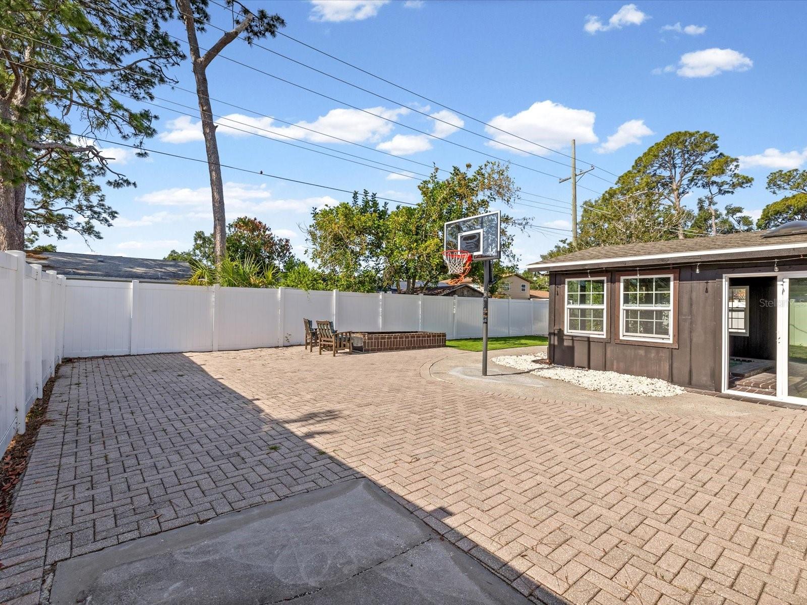 7910 W POCAHONTAS AVE, TAMPA, FL, 33615
