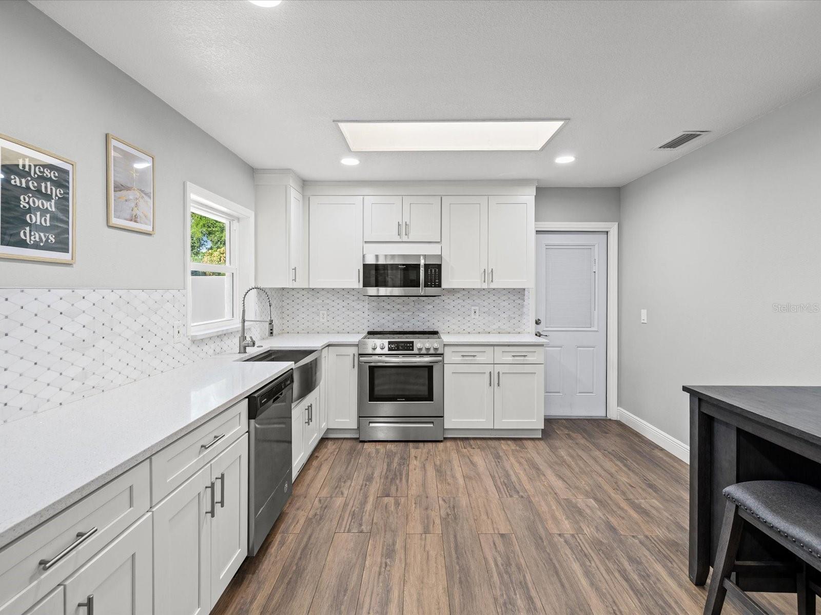 7910 W POCAHONTAS AVE, TAMPA, FL, 33615