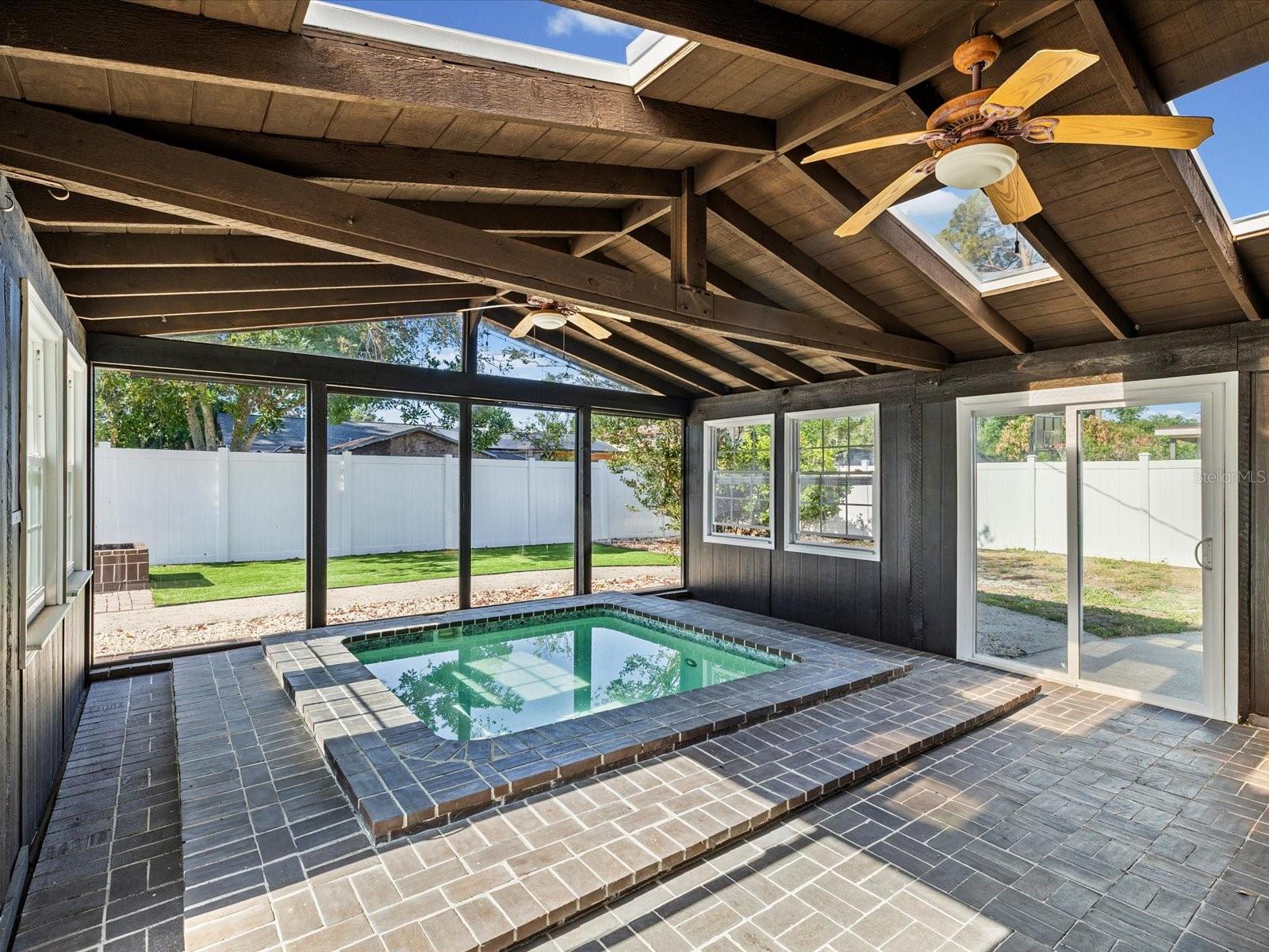 7910 W POCAHONTAS AVE, TAMPA, FL, 33615