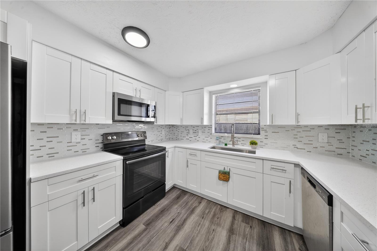 214 SE DUVAL AVE, PORT ST LUCIE, FL, 34983