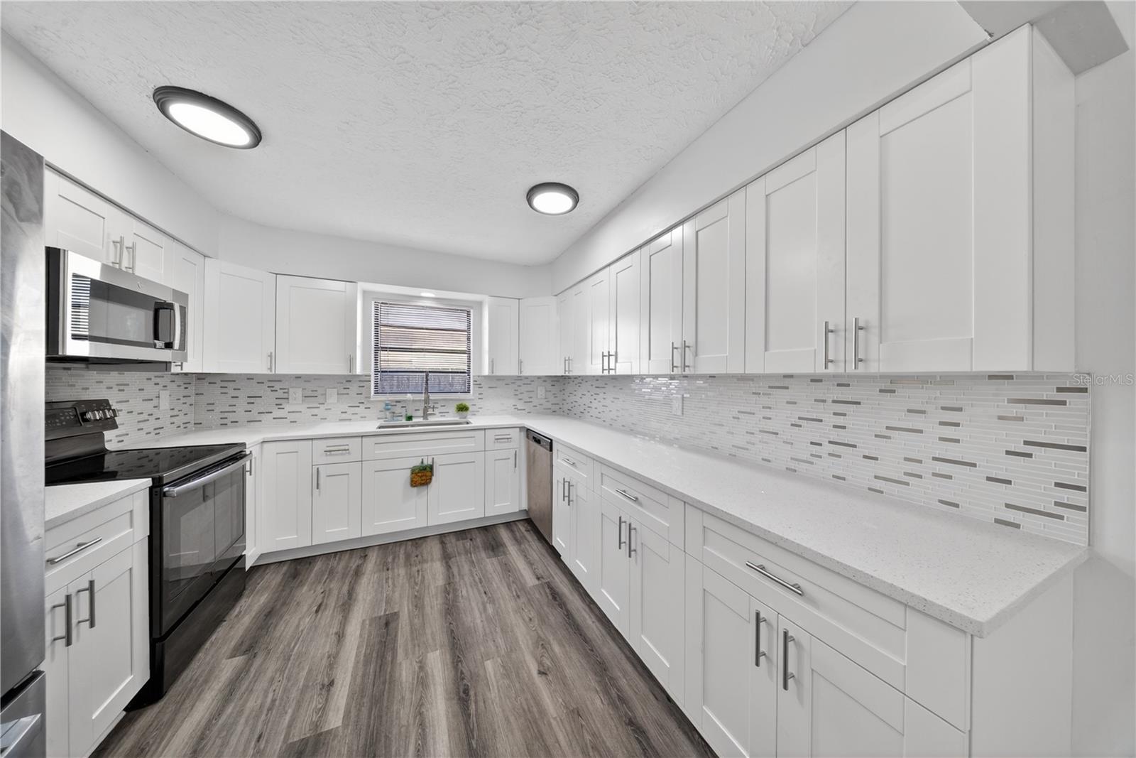 214 SE DUVAL AVE, PORT ST LUCIE, FL, 34983