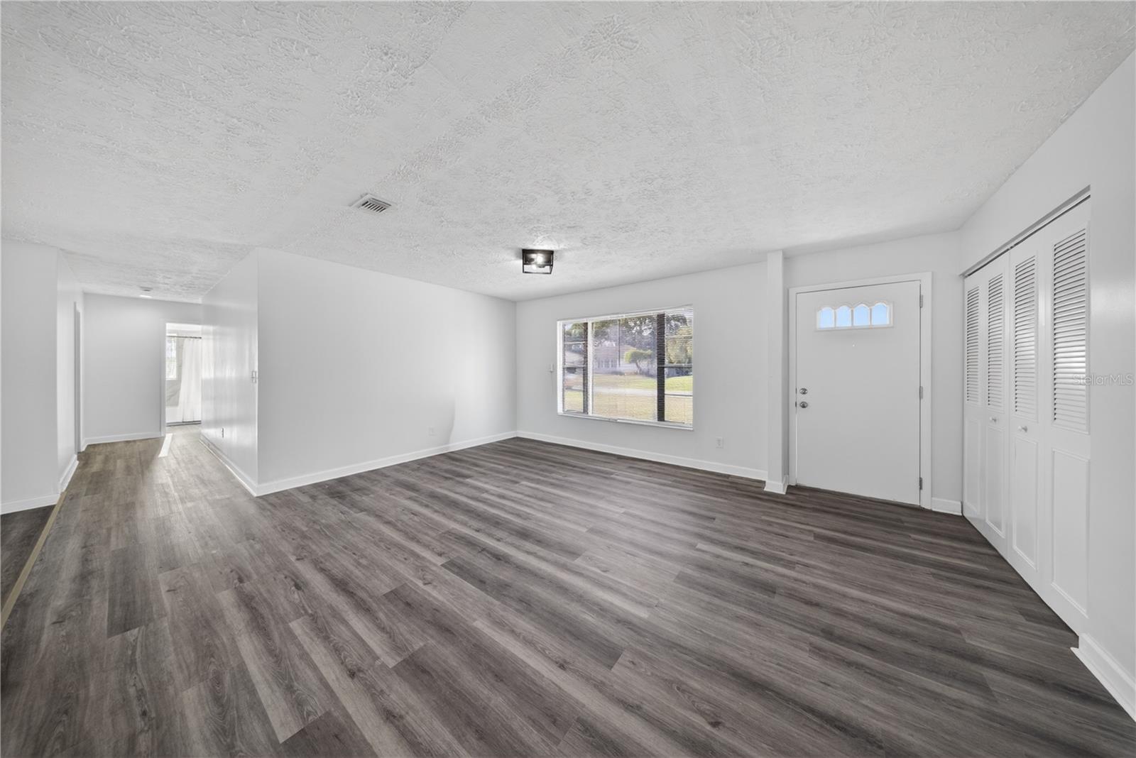 214 SE DUVAL AVE, PORT ST LUCIE, FL, 34983