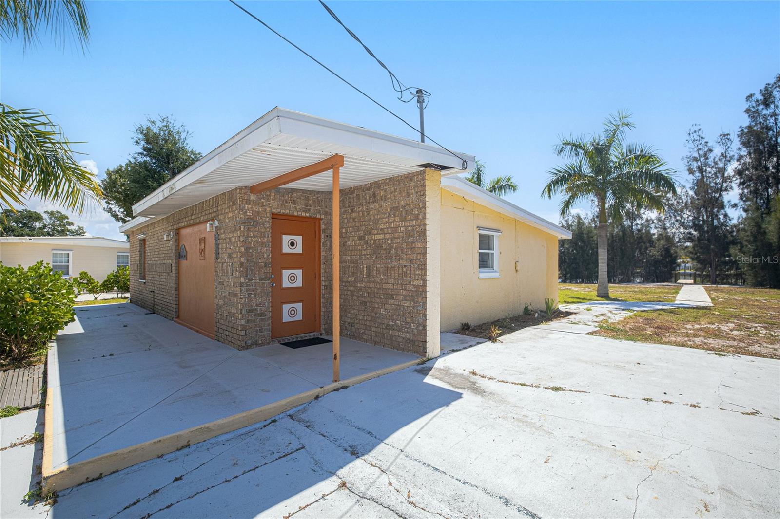 891 PALMETTO DR NE, PORT CHARLOTTE, FL, 33952