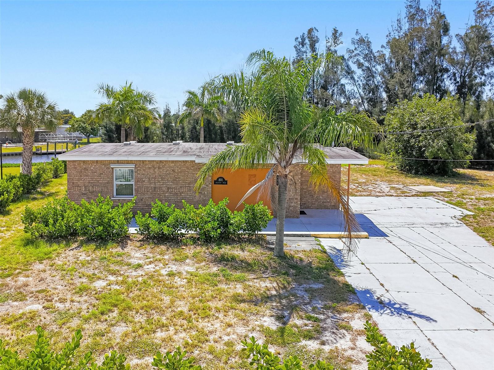 891 PALMETTO DR NE, PORT CHARLOTTE, FL, 33952