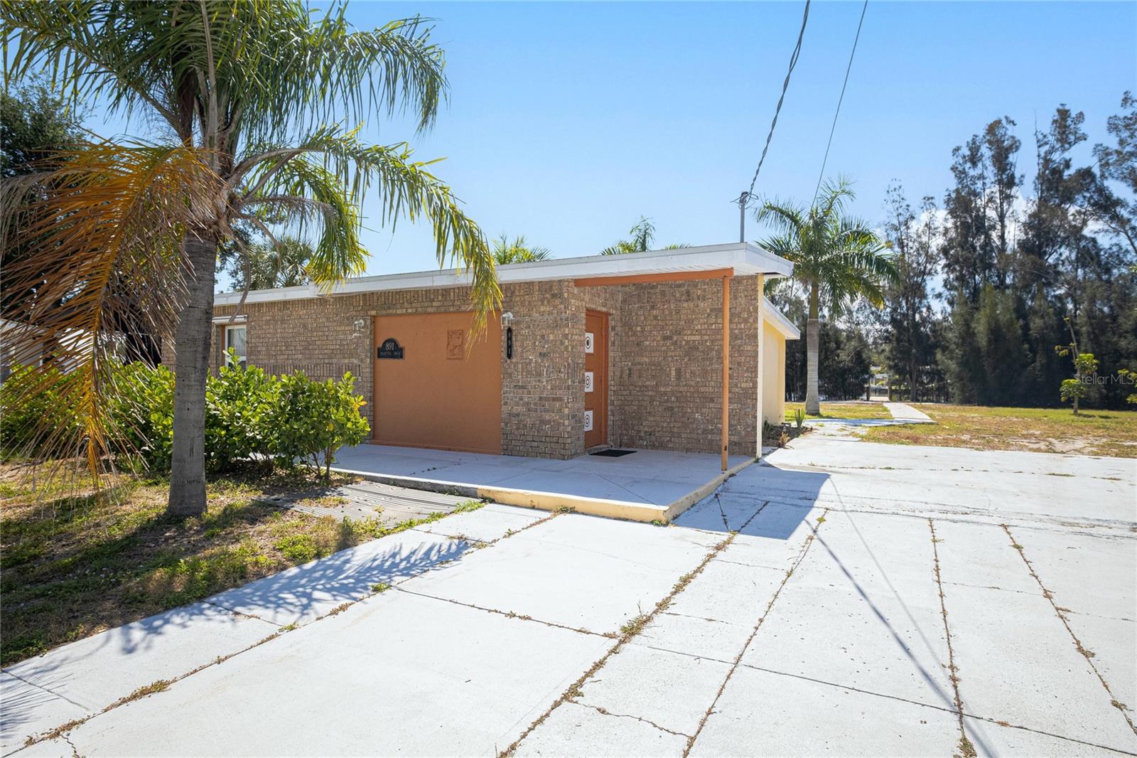 891 PALMETTO DR NE, PORT CHARLOTTE, FL, 33952