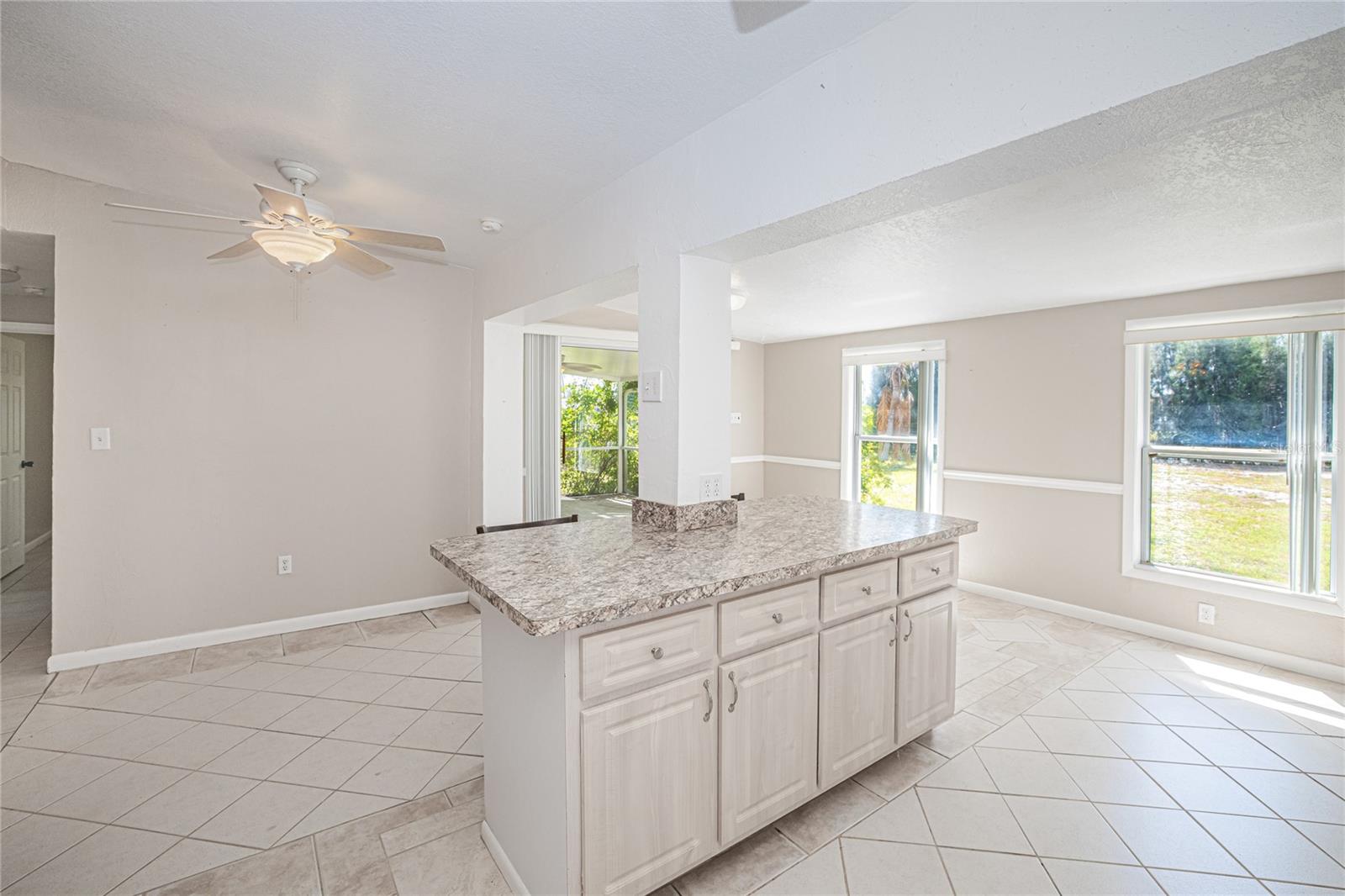 891 PALMETTO DR NE, PORT CHARLOTTE, FL, 33952