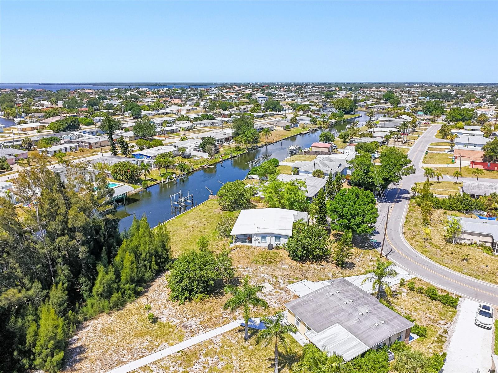 891 PALMETTO DR NE, PORT CHARLOTTE, FL, 33952