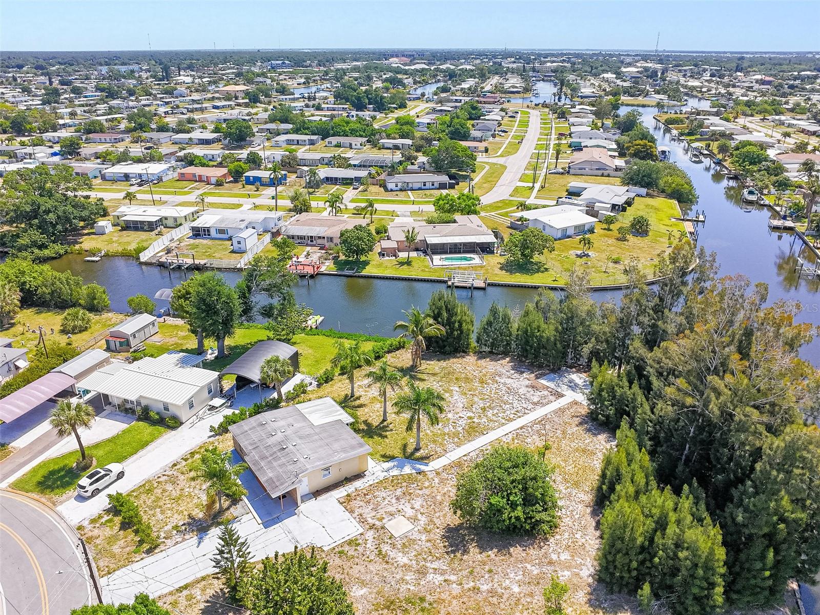 891 PALMETTO DR NE, PORT CHARLOTTE, FL, 33952