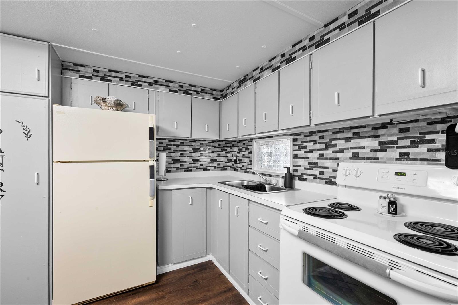 37135 SANDRA AVE, ZEPHYRHILLS, FL, 33542
