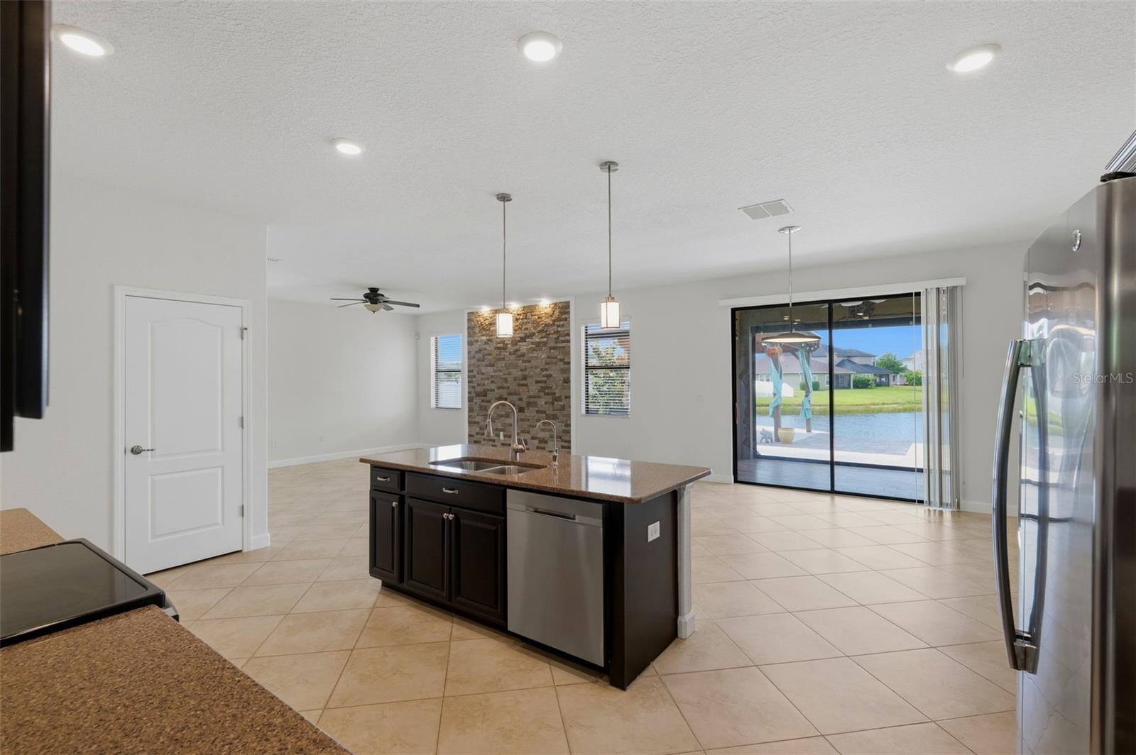 19419 PADDOCK VIEW DR, TAMPA, FL, 33647