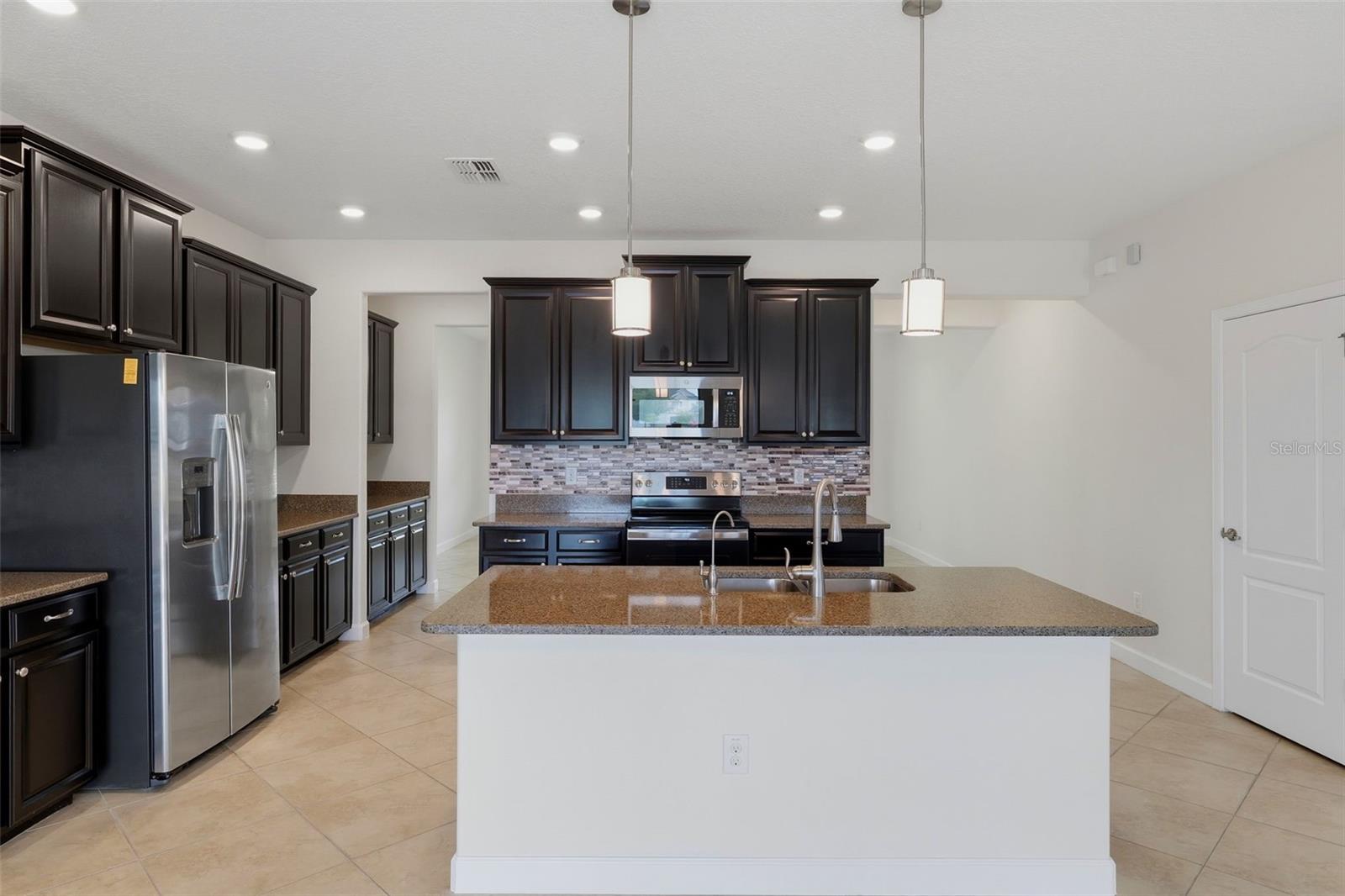 19419 PADDOCK VIEW DR, TAMPA, FL, 33647