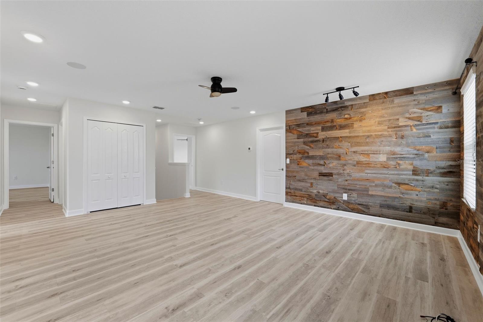 19419 PADDOCK VIEW DR, TAMPA, FL, 33647