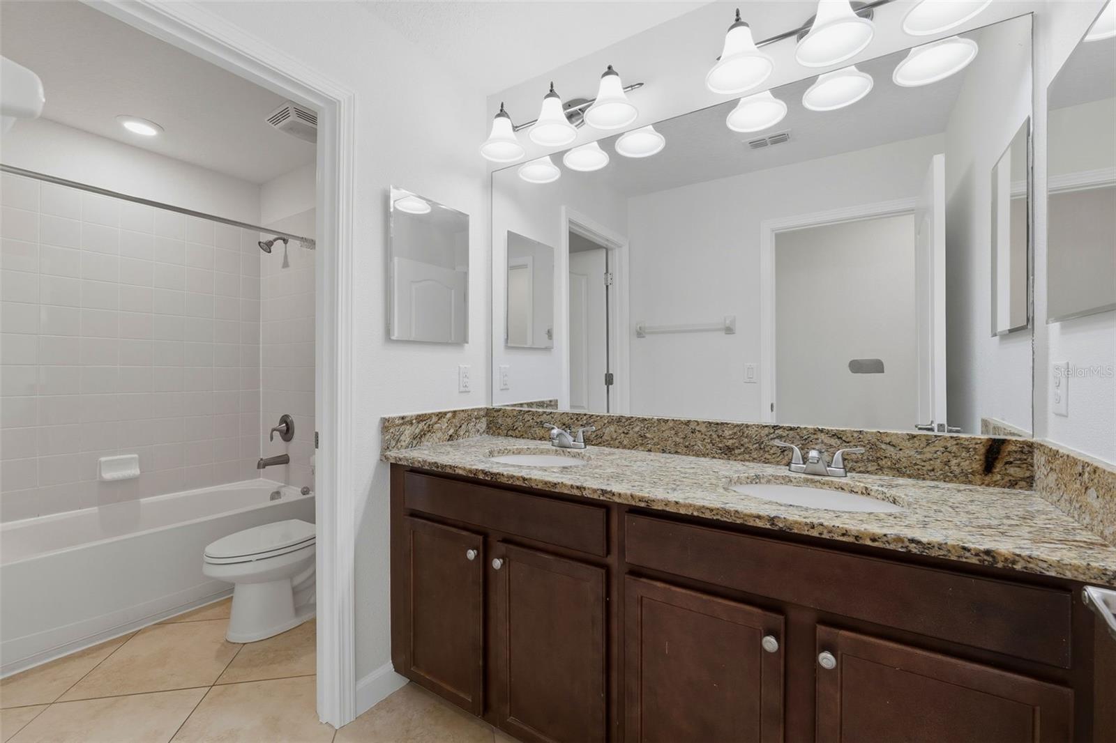 19419 PADDOCK VIEW DR, TAMPA, FL, 33647