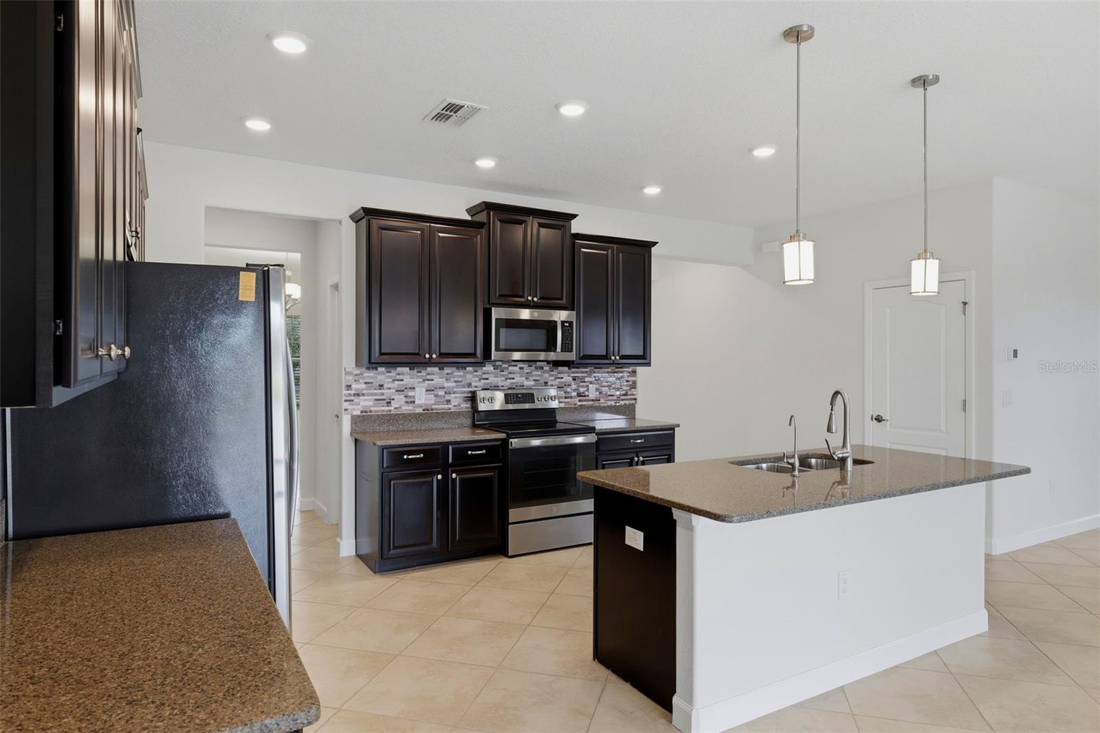 19419 PADDOCK VIEW DR, TAMPA, FL, 33647