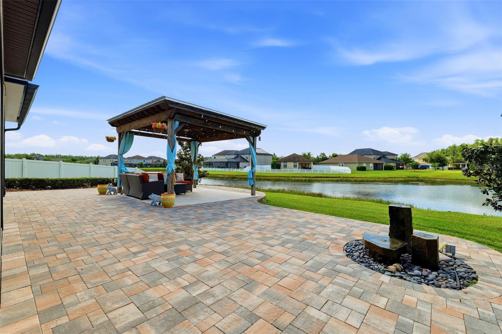 19419 PADDOCK VIEW DR, TAMPA, FL, 33647