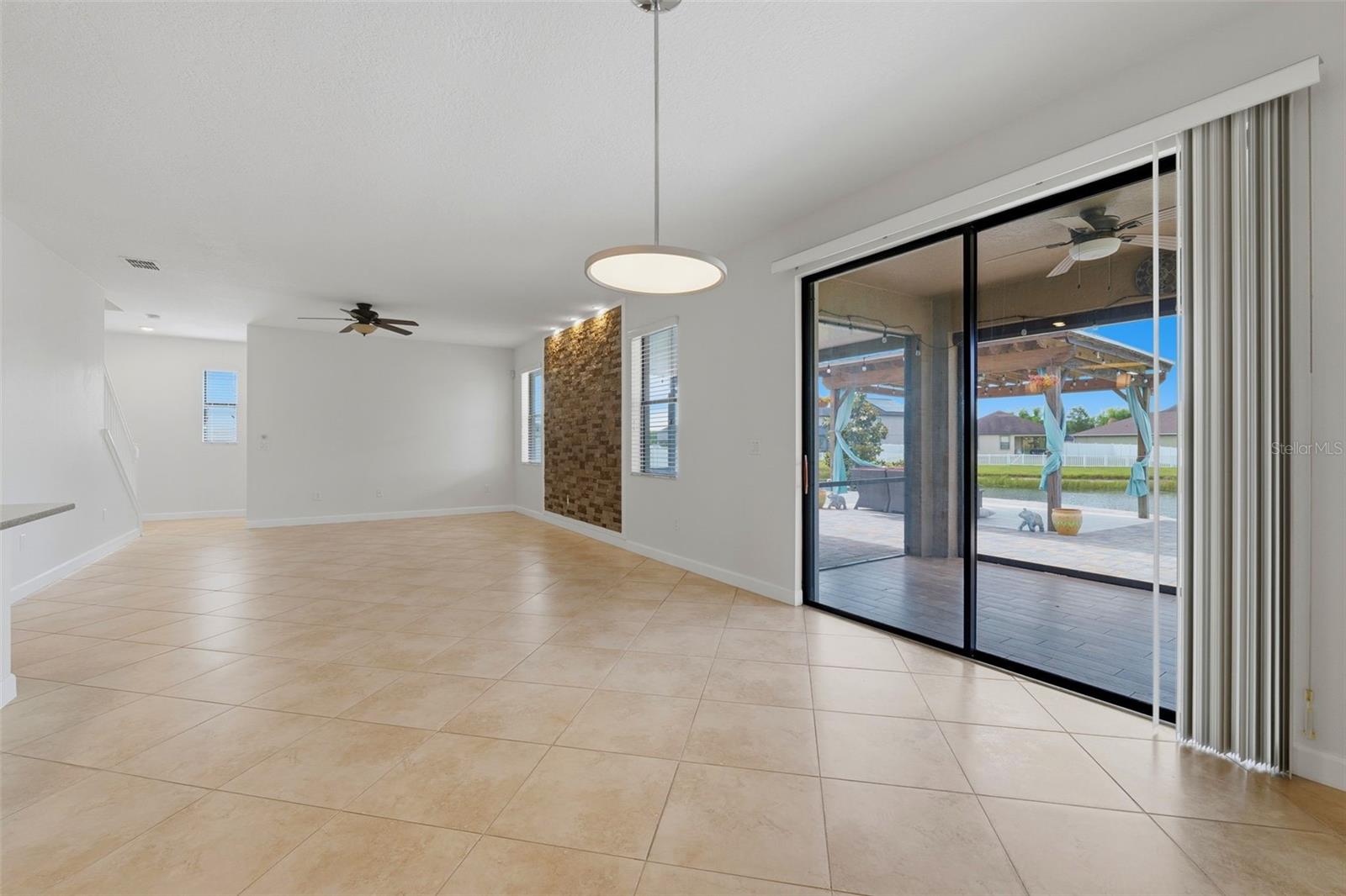 19419 PADDOCK VIEW DR, TAMPA, FL, 33647