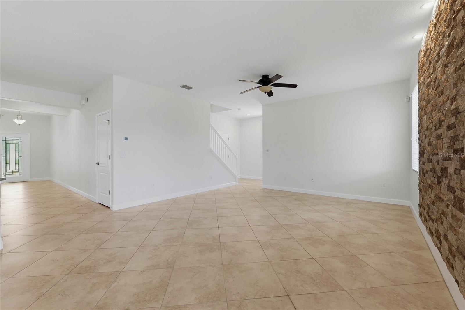 19419 PADDOCK VIEW DR, TAMPA, FL, 33647