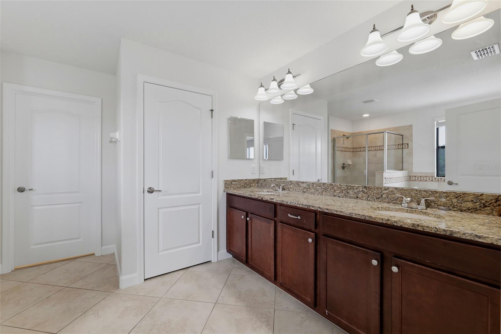 19419 PADDOCK VIEW DR, TAMPA, FL, 33647