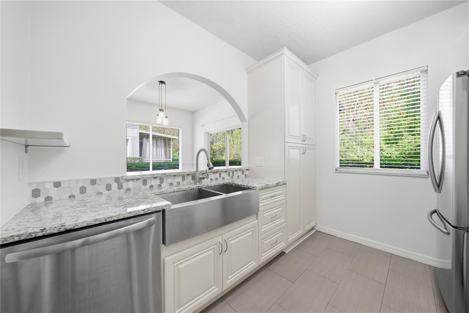 18117 PARADISE POINT DR, TAMPA, FL, 33647