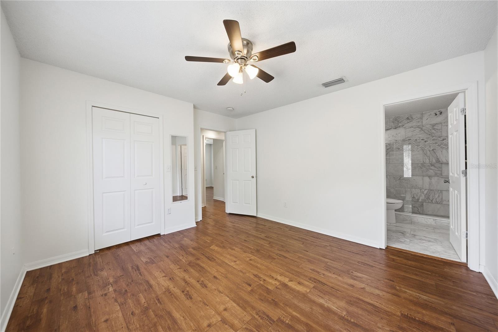 18117 PARADISE POINT DR, TAMPA, FL, 33647