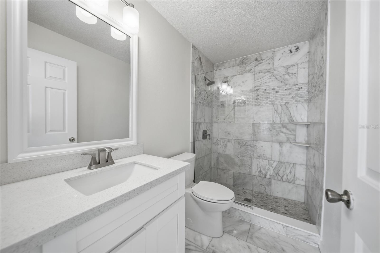 18117 PARADISE POINT DR, TAMPA, FL, 33647