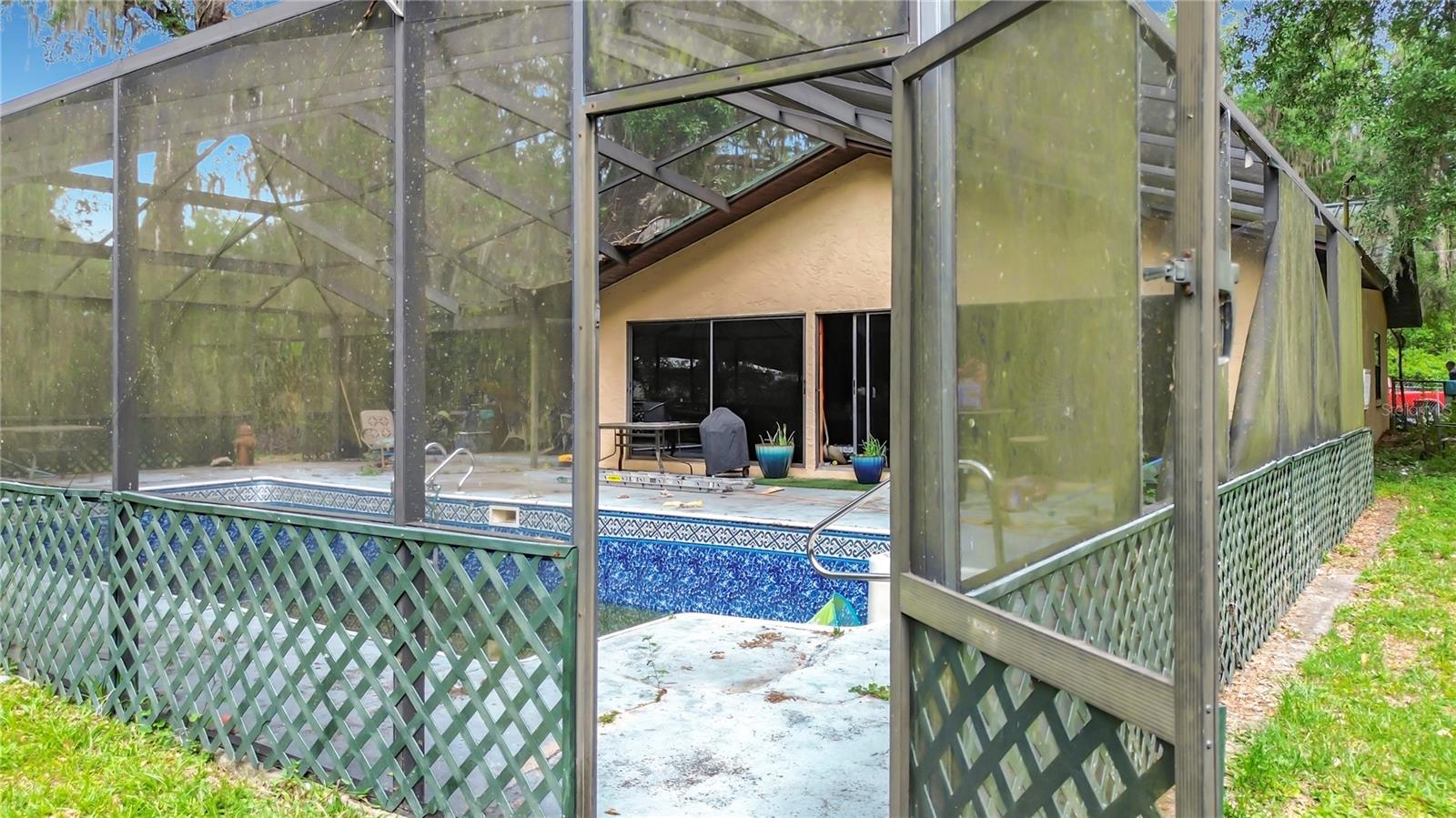 2548 CR 422, LAKE PANASOFFKEE, FL, 33538