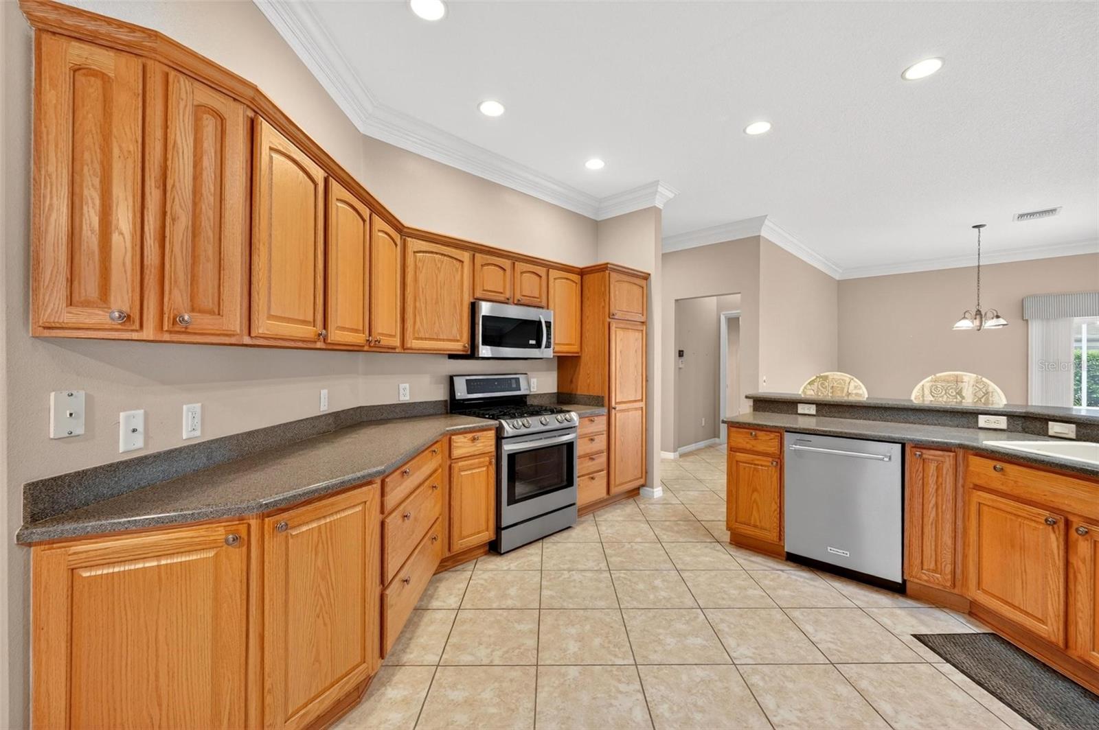 2612 MORVEN PARK WAY, THE VILLAGES, FL, 32162