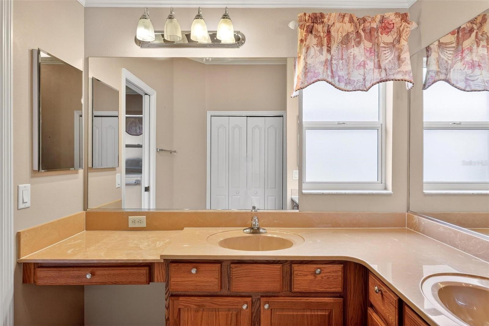 2612 MORVEN PARK WAY, THE VILLAGES, FL, 32162