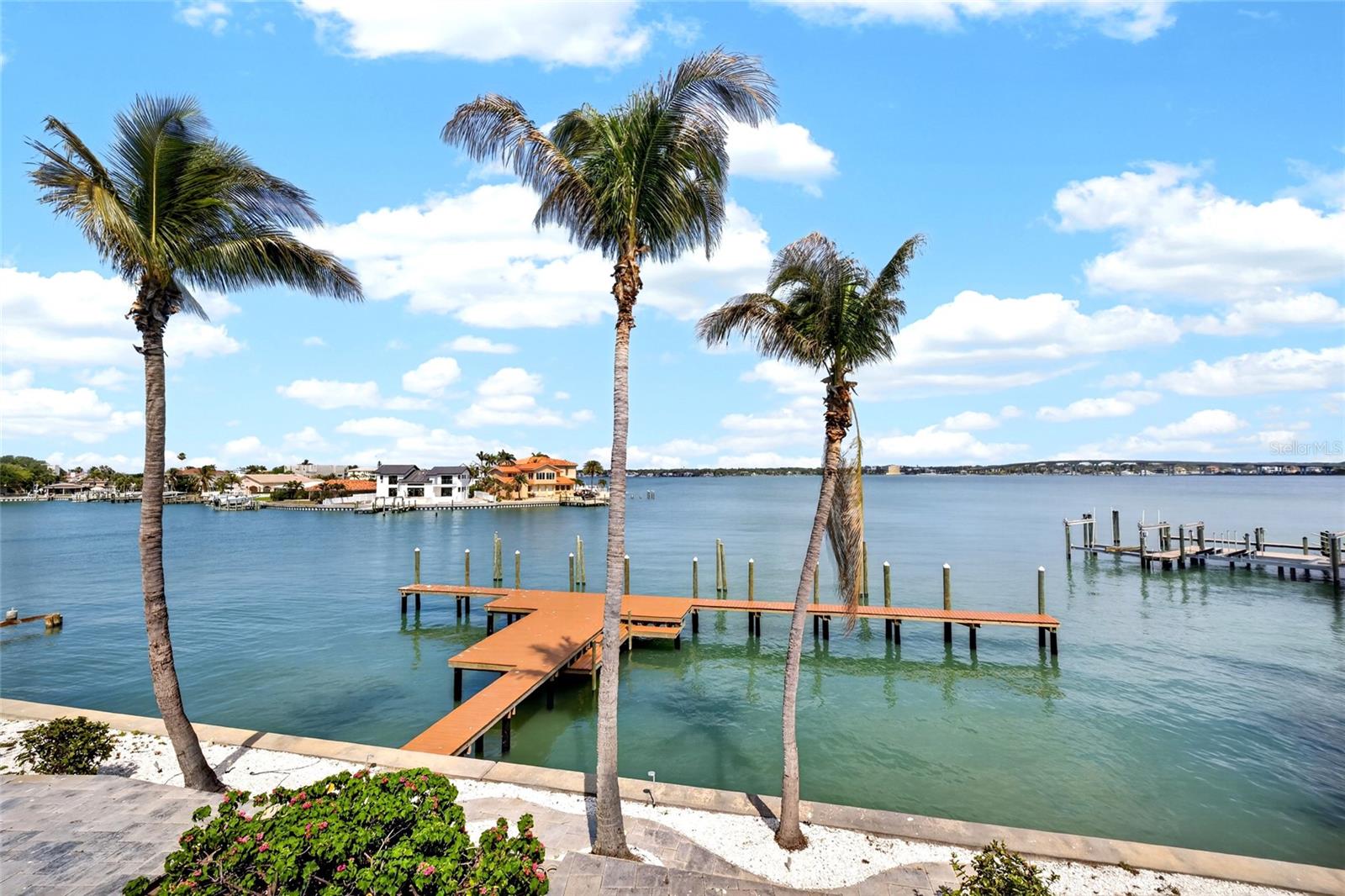 115 18TH ST, BELLEAIR BEACH, FL, 33786